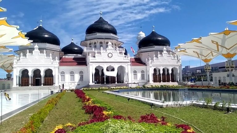 Profil Provinsi Nanggroe Aceh Darussalam (NAD) | Agama, Adat dan Pendidikannya