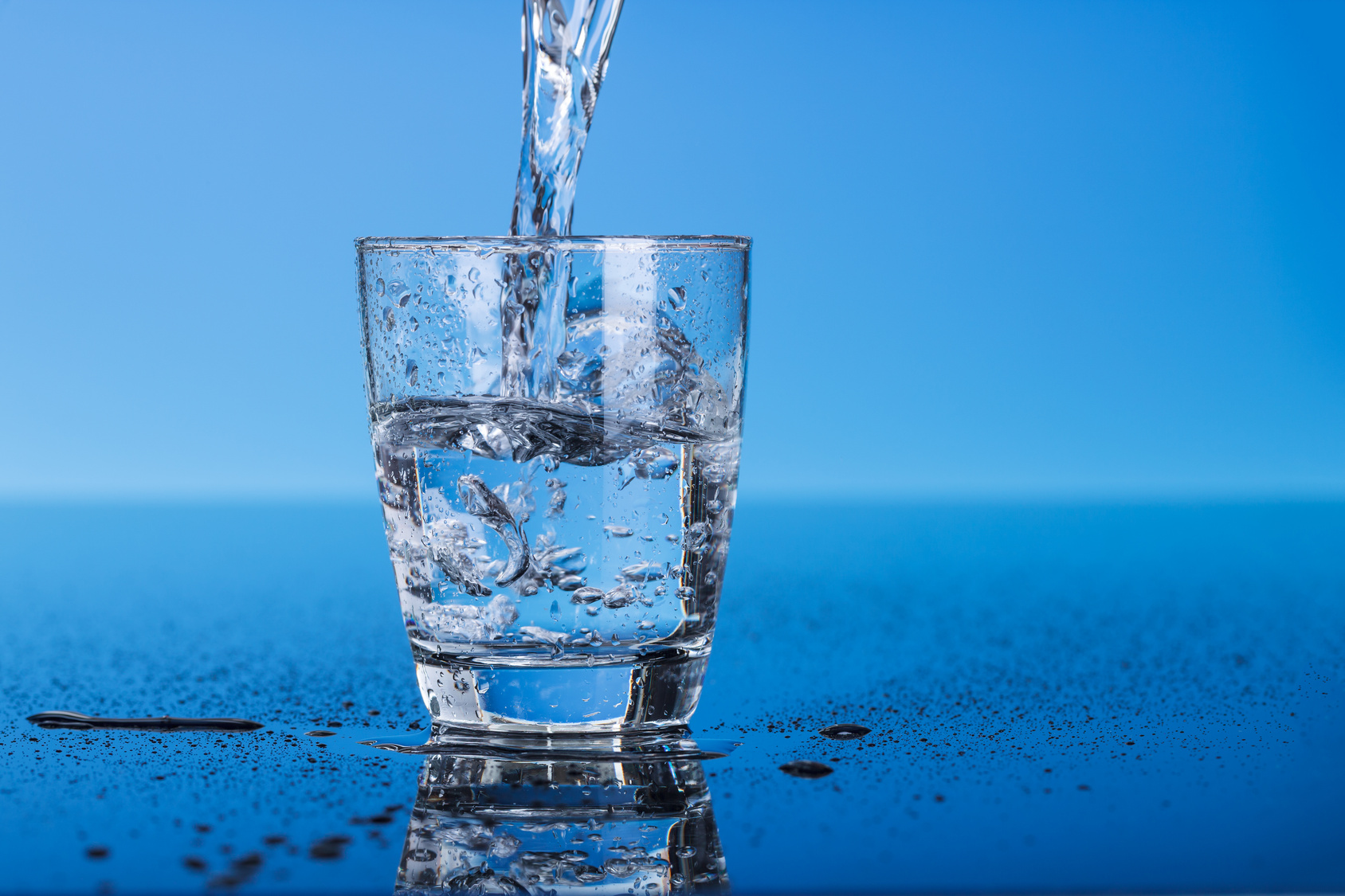 √ 8 Manfaat Minum Air Putih bagi Kesehatan Tubuh Manusia
