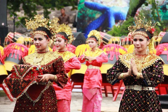 Tari Sekapur Sirih