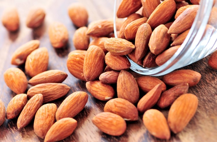 √ 7 Manfaat Kacang Badam atau Almond yang Kamu Harus Tahu