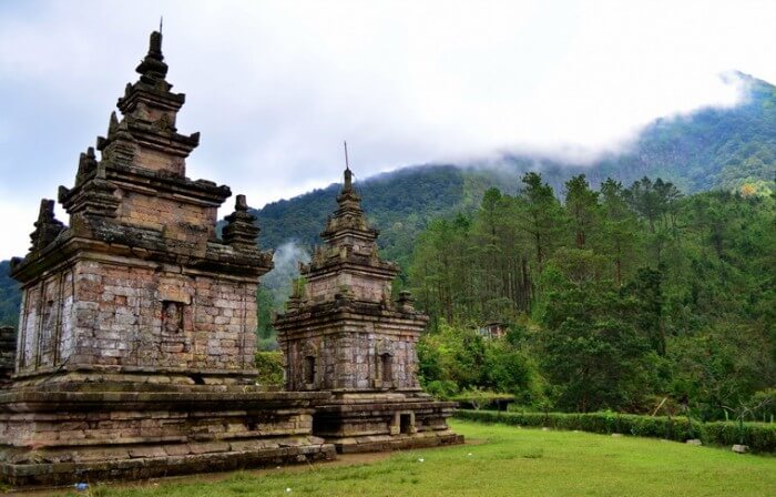 √ 5 Kerajaan Hindu Budha di Indonesia Beserta Peningalannya